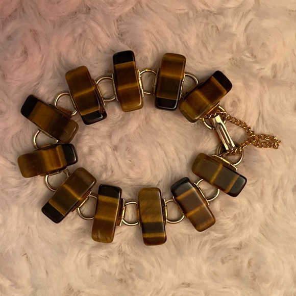 Vintage NWOT Tiger Eye Bracelet with a folded Clasp & Matching Clip on Earrings - Picture 5 of 9
